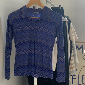 Tröja - BUDA I KOMMENTARERNA💖💖 Säljer denna superfina vintage Åhléns tröjan💖💖 köpt på humana secondhand och är i super fint skick! 🥰 stl M (men sitter tajt) 💕💕