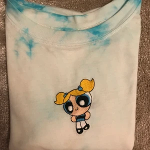 As snygg tröja från berska - Storlek M men sitter jätte fint på mig ( har xs) 