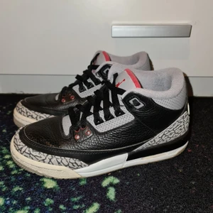Jordan 3 - Selling used Jordan 3 black cement,condition 8.5/10. Size 38