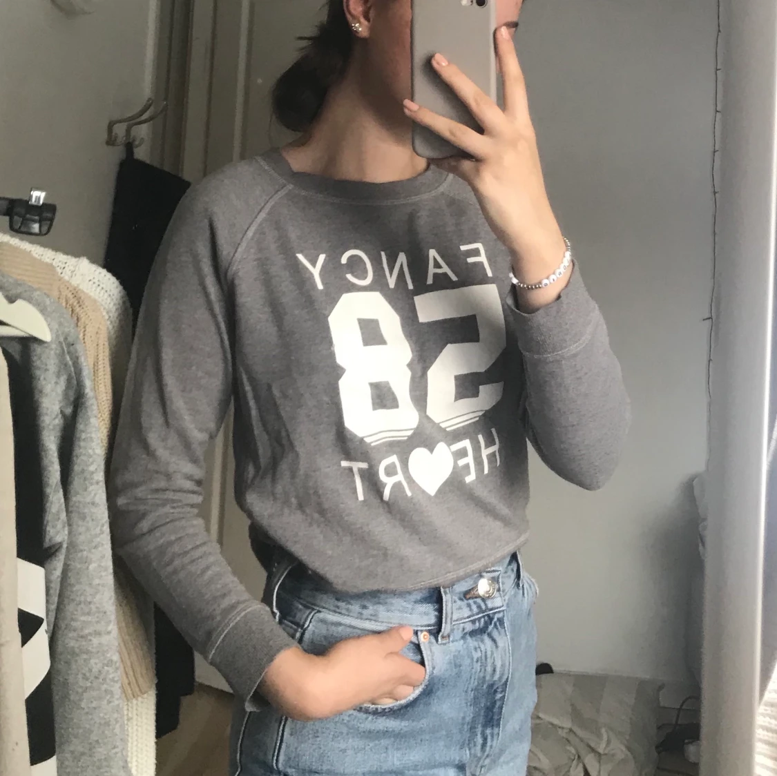 Grå sweatshirt