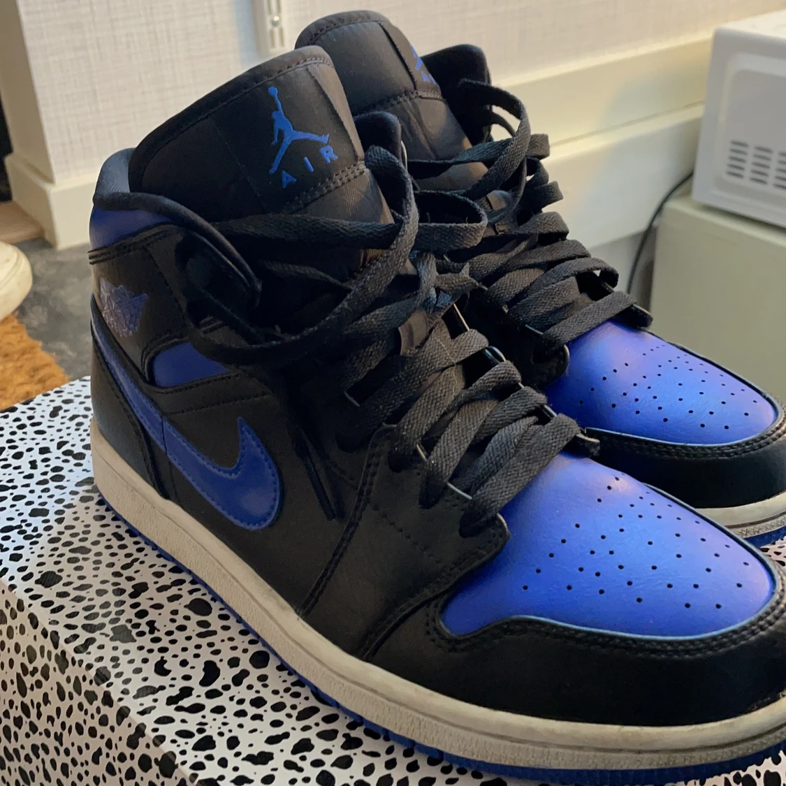 Air jordan 1 mid royal 