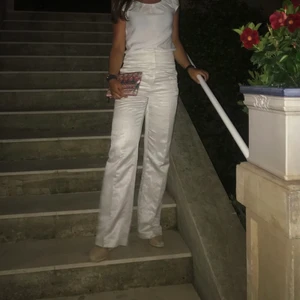 Linnebyxor  - Säljer nu mina linnebyxor som är sparsamt använda och går inte att köpa länge. De är lite högre i midjan och lite vidare nertill(se bilden). Hör av dig privat för mer info och bilder💕