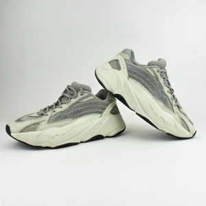 Adidas Yeezy Boost 700 V2 ”Static” - Preowned 