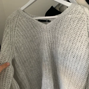 Grå stickad  - Skön grå stickad från Lager 157☺️ Ganska tunn och perfekt en sommarkväll tex! Bra skick!