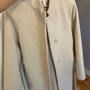 Yllekappa - Yllekappa från hm. Nypris 800kr, knappt använd. Köparen står för frakten 