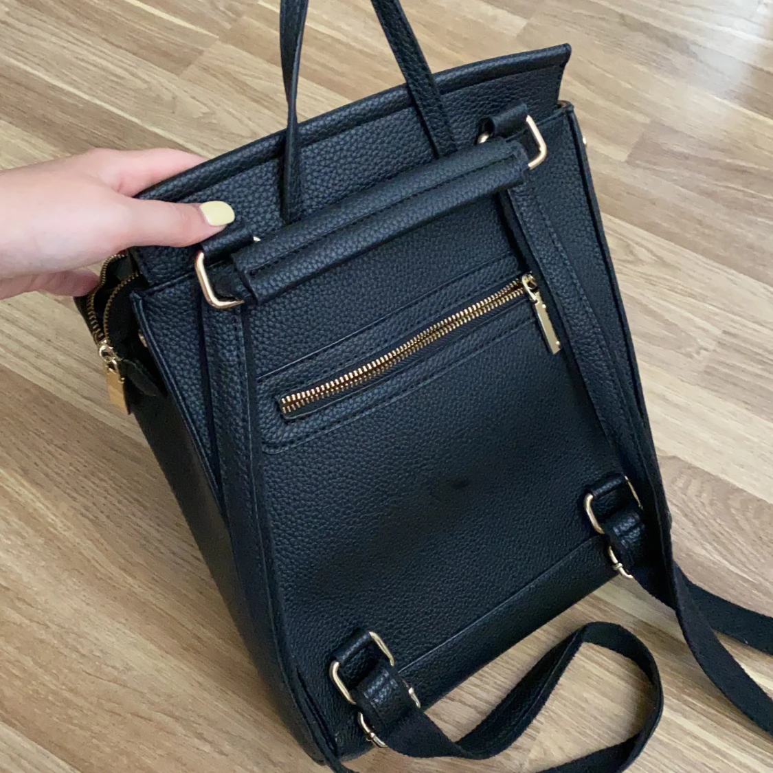 Svart ryggsäck/väska  - 91