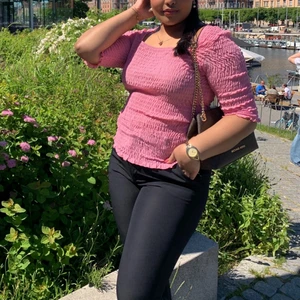 Rosa topp - Säljer denna rosa topp. Använd en gång och säljs då jag ej använder den. 