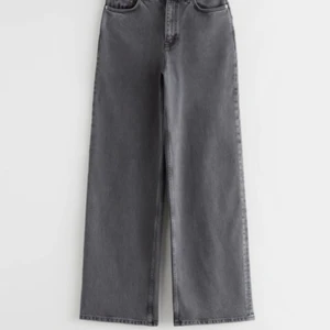 & other stories jeans  - Slutsålda jeans från other stories. Eur 24. Passar mig som är XS. Använda en gång och tvättade en gång så väldigt bra skick. 