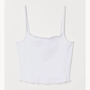 Linne  - Jättegulligt croppat linne ifrån HM, perfekt nu till sommaren💗 frakt tillkommer