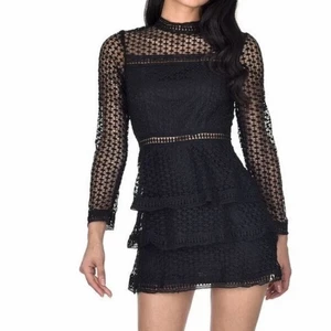 AX Paris festklänning, crochet, lacedress storlek 34 - Svart snygg festklänning. Spets/virkat tyg. Från AX Paris. 