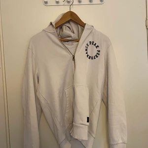 Peak performance zip hoodie - Zip Hoodie från Peak performance, skick 9/10, storlek S