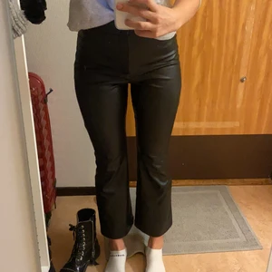 Skinbyxor - Jätte fina skinnbyxoe med bootcut! 