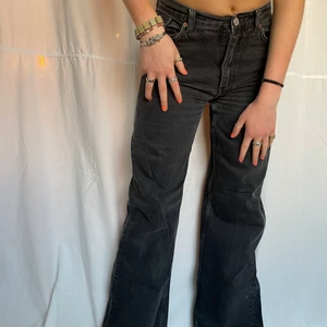 Jeans - Snygga lite loose jeans från monki