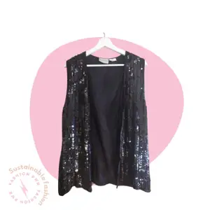 This vintage piece is a statement!    It is glamorous, fancy and a find!   This garment it is entirely hand-beaded.   * It is a bit heavy. Size: M. Loose fit, feels more like size 42. Brand: Frank Usher Material: Shell: 100% silk, Linning: polyester Condition: Great! ♥ Has no stains, no damage, perfect condition.   All products are packed in s beautiful eco-friendly package. 