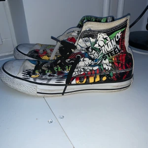 Converse  - Säljer mina DC Universe Converse då de aldrig kommer till användning. Strl 39-40