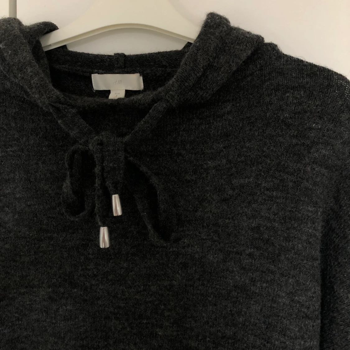 Grå stickad tröja - 91