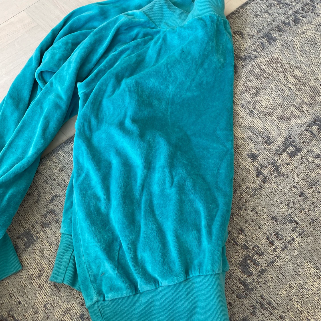 Blå off shoulder topp - 90