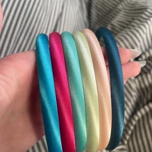 Hårband - 15kr/st + frakt. Kan fixa paketpris 💘