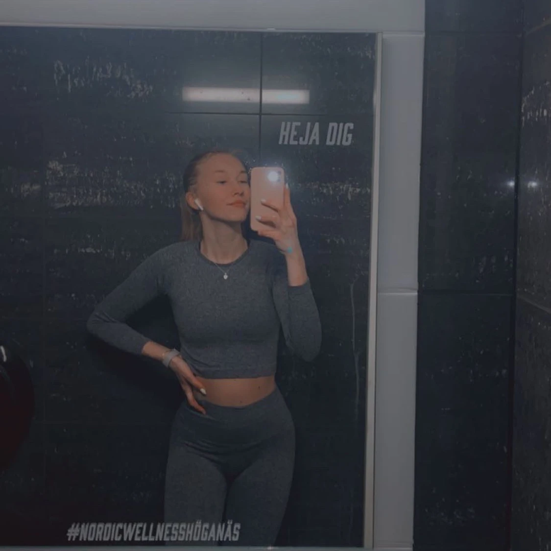 Fint grått träningsetta i storlek S🤍