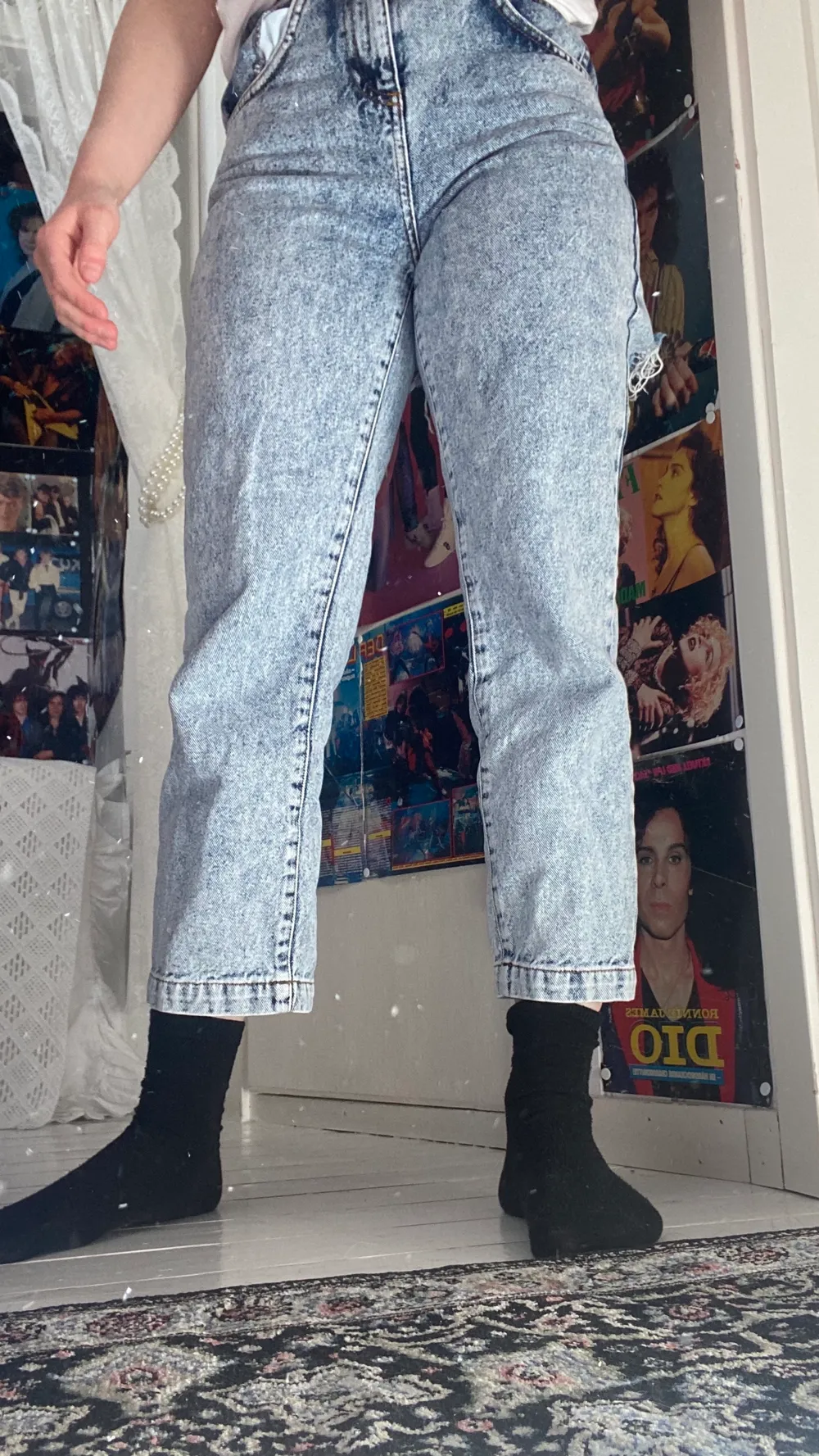 Stentvättade straight jeans (x005 STRAIGHT) från Collusion i modellen petite, i en kortare benläng (se bild), jag är 155 cm lång. Med slitningar baktill. Fint skick. Kan mötas upp i Uddevalla centrum om ej så står köparen för frakten. . Jeans & Byxor.