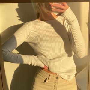 Tröja - Från zara! Fint skick!!❤️ STÅR DET INTE SÅLD PÅ ANNONSEN FINNS DEN FORTFARANDE KVAR 