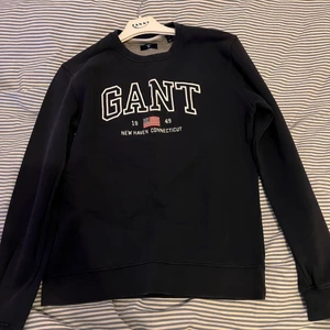 Gant sweatshirt  - Fin gant sweatshirt i storlek 170 som knappt blivit använd och är för lite för mig 