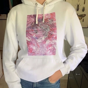 The cool elephant  - Hoddie ifrån the cool elephant i fint skick knappt använd för att jag inte tycker jag passar i den, storlek M och passar folk mellan 160-175, nypris var 600kr och säljer för 349kr (pris kan diskuteras vid snabb och smidig affär) + köparen står för frakten såklart 