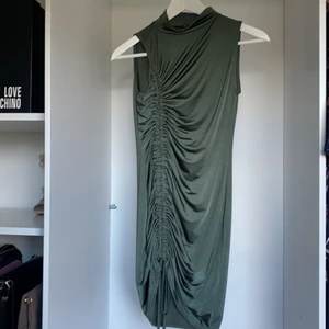 Klänning storlek 34 - Klänning använd 1 gång