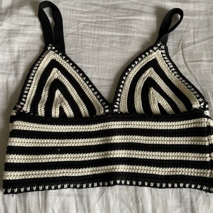 Stradivarius stickad topp - Säljer denna topp eftersom den inte kommer till användning. Pris kan diskuteras 