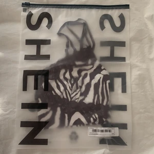 Zebralinne  - Ett helt nytt mörkbrun/vitt linne med zebramönster från shein 🧚🏼🧚🏼 XS men passar S också