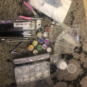 Nagel tillbehör - Allt är nästan helt oanvänt ( som nytt )