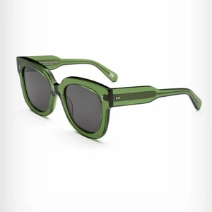 SÖKER CHIMI SOLGLASÖGON  - SÖKER!! Dessa snygga solglasögon ”kiwi #008 black”!! Kontakta gärna mig ifall ni är villiga att sälja 🤍