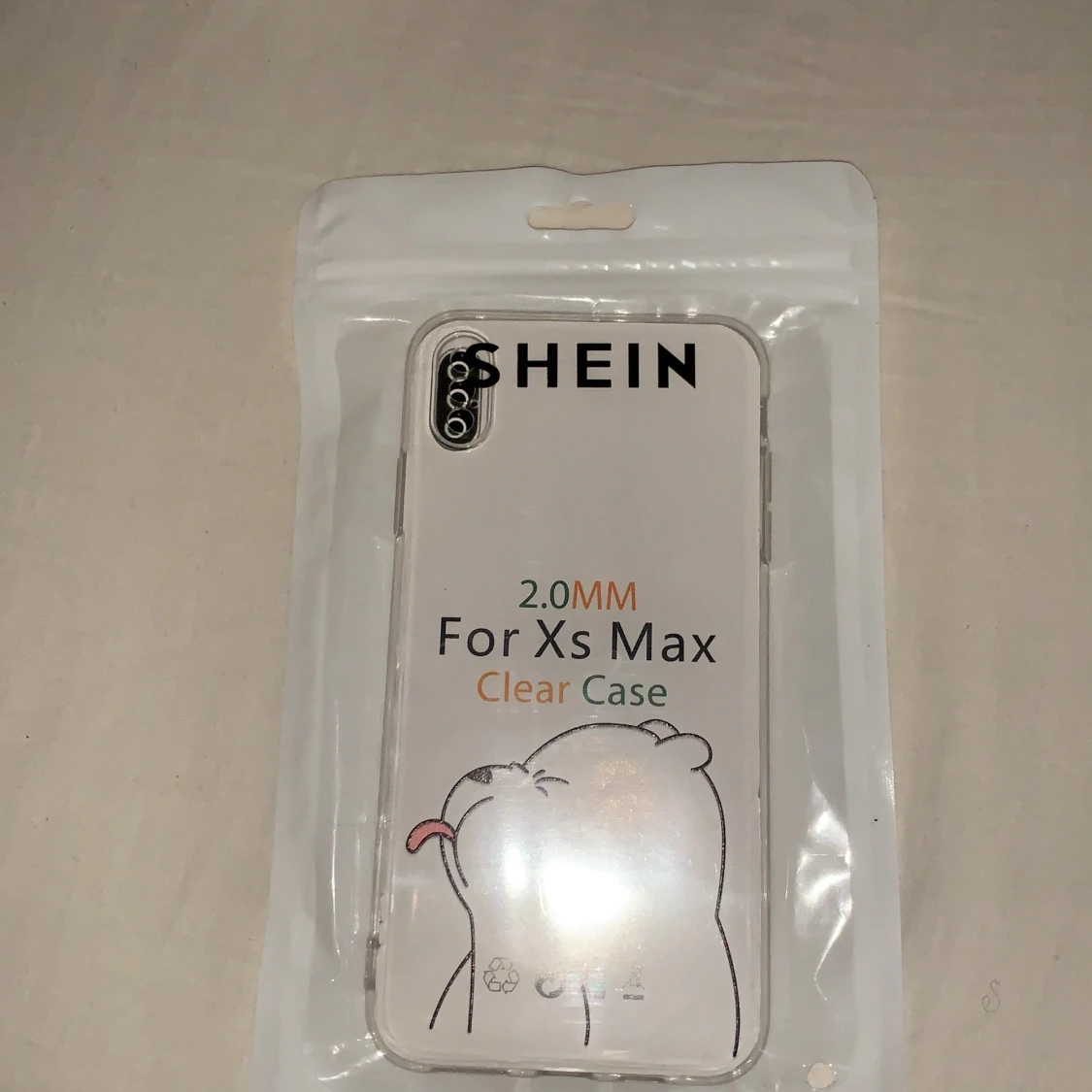 Genomskinligt mobilskal med björn på