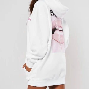 Playboy hoodie - Intressekoll på min playboy hoodie från missguided jag tyvärr inte får användning för. Köpt för 700kr