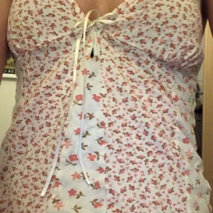 Fint linne - Fint linne med mönster jätte bra skick har knappt använt köpt på någon secondhand.