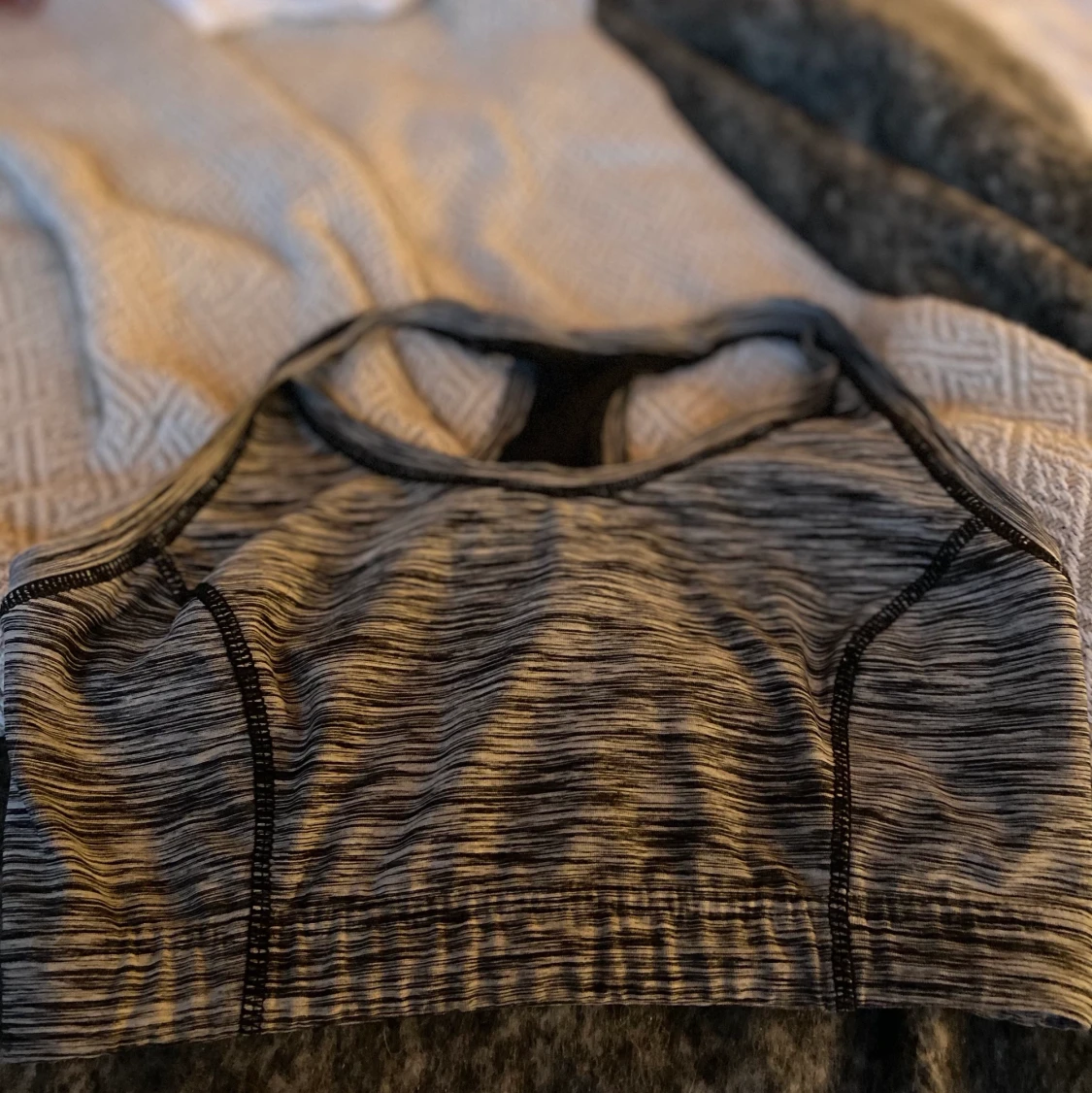 Grå sport-bh 🏃🏼‍♀️ - 90