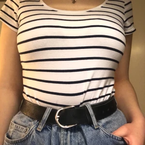 Randig body - Randig body, fin passform, i gott skick! Strl 38.💙🤍