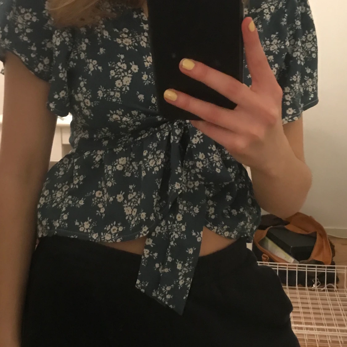 Söt blommig blus  - 90