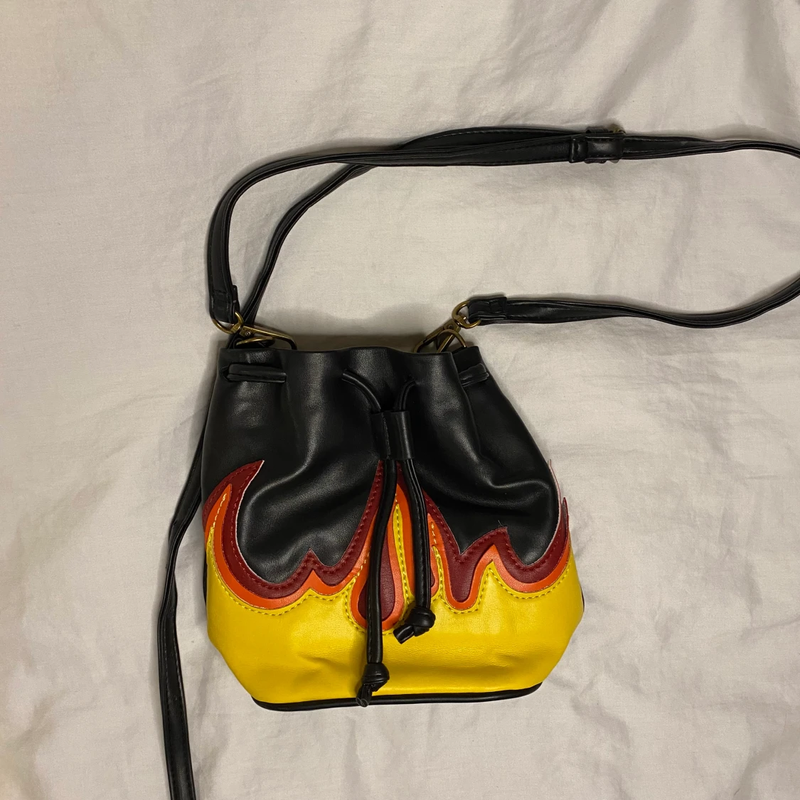 Cool väska svart väska med flames 🔥  - 90