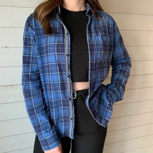 Skjorta - Skjorta Färg: blå Fler bilder? Kontakta oss!