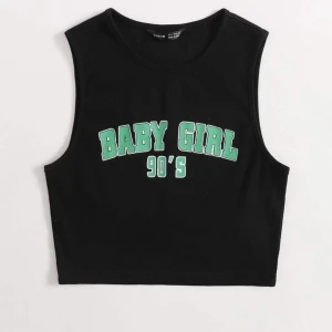 90’s Svart Crop Top - Skitsnygg crop top från SHEIN i en old school design. Toppen är i strl S och har endast använts en gång! Fraktkostnad på 15 kr💗 