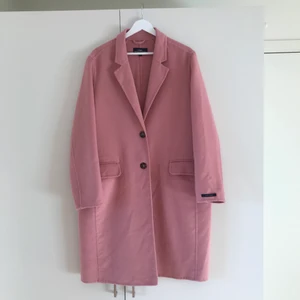 Hampton republic rock strl L - Supersnygg HELT oanvänd rock. Passar mig som är M oversized, men skulle annars passa en L bra. Nypris 1300 kr. Köparen står för frakt 🚚 