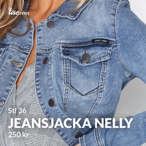 Jeansjacka nelly - Jeansjacka från Nelly i fint skick Stl 36 Säljes för 250kr Nypris 599kr