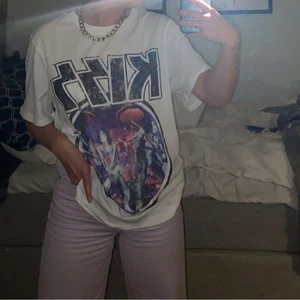 Tshirt Gina  - Snygg tshirt från Gina tricot med kizz märke💕💕