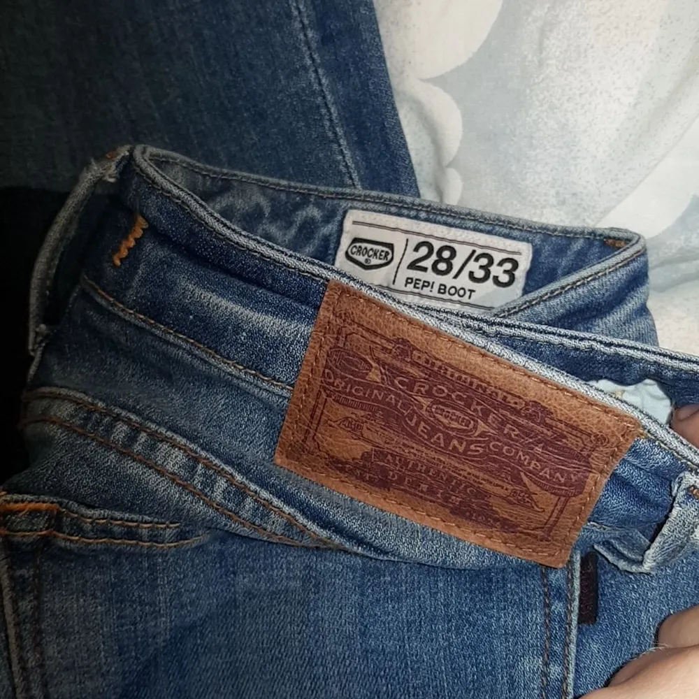 Bootcut jeans från crocker, superfina och fint skick. Säljer då de tyvärr inte passar mig längre :( inte så stretchiga, passar mig som är 1.67. Jeans & Byxor.