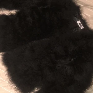 DM pälsjacka - Pälsjacka (dream jacket) från Dennis maglic som är i väldigt fint skick, storlek small