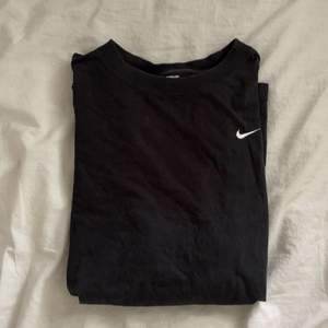Äkta Nike t-shirt. Säljer pga använder ej. 100 kr inkl frakt