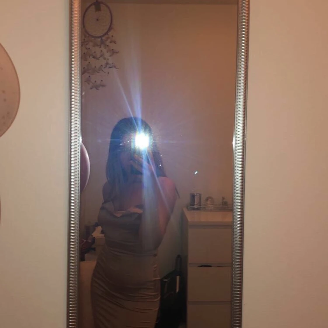 Nelly Satinklänning  - 90