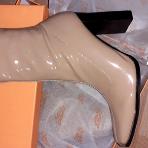 Högklack skor - Från public desire helt nya har två par i storlek 38.