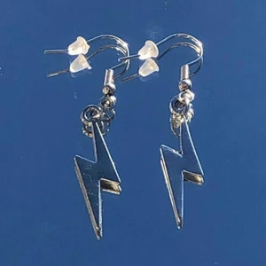 Blixtörhängen - Supersöta örhängen för 59kr/styck❤️ Finns fler än ett par!